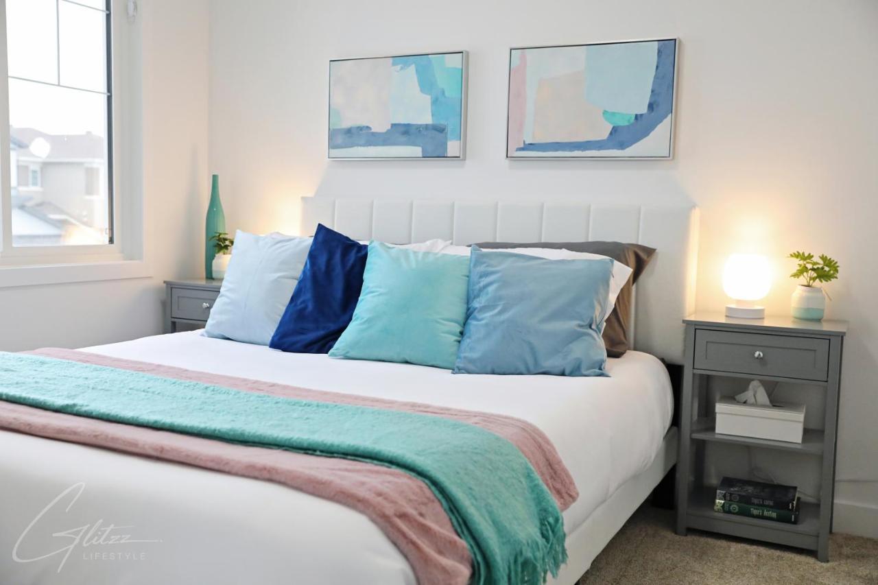 Holiday home Chic Modern Home,king Bed,fireplace,disney *