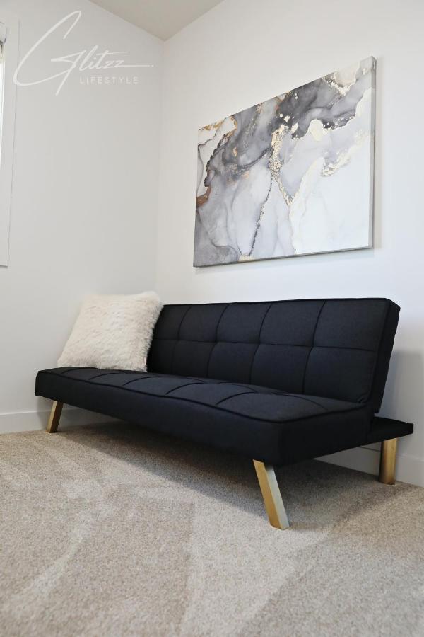 Holiday home Chic Modern Home,king Bed,fireplace,disney *