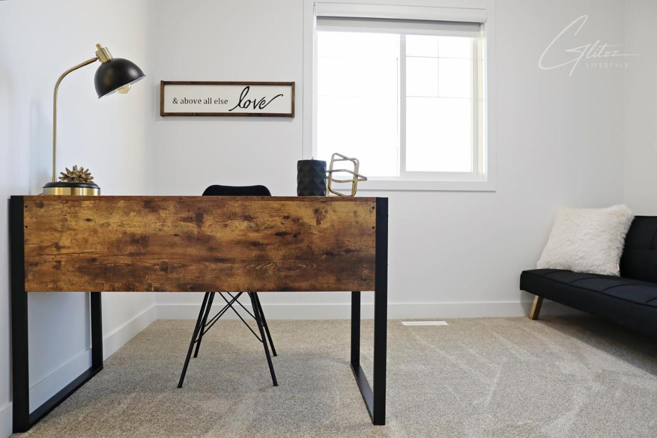 Chic Modern Home,king Bed,fireplace,disney Holiday home *