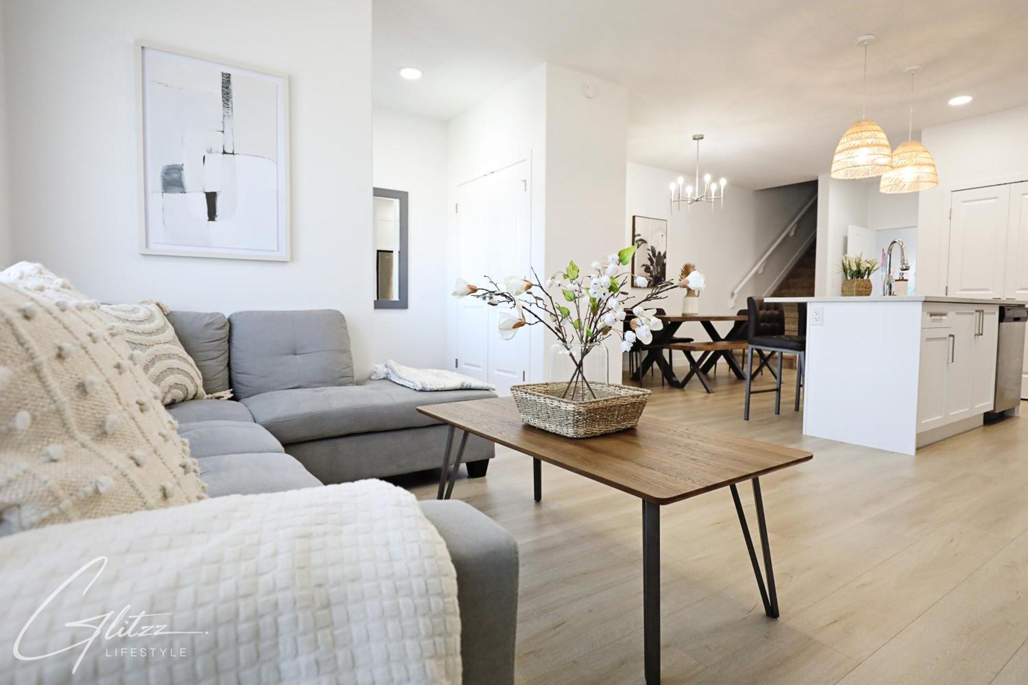 Holiday home Chic Modern Home,king Bed,fireplace,disney *